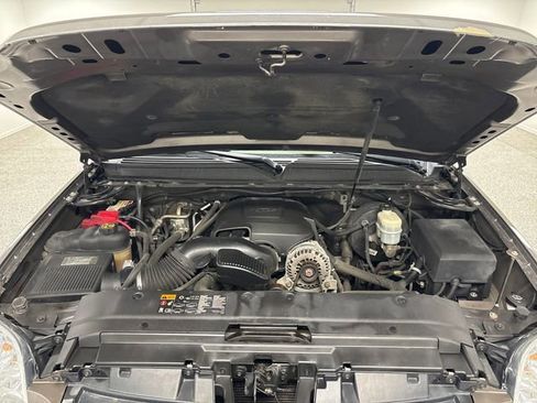 Used 2013 GMC Yukon SLT w/ SLT-2 Equipment Package image 17