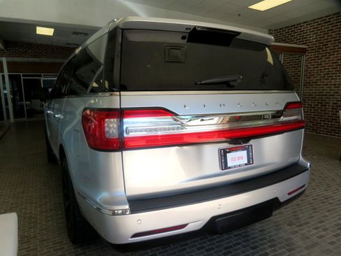 Used 2019 Lincoln Navigator Reserve w/ Cargo Package image 6