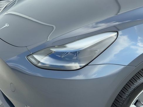 Used 2023 Tesla Model Y Long Range AWD/4WD image 12