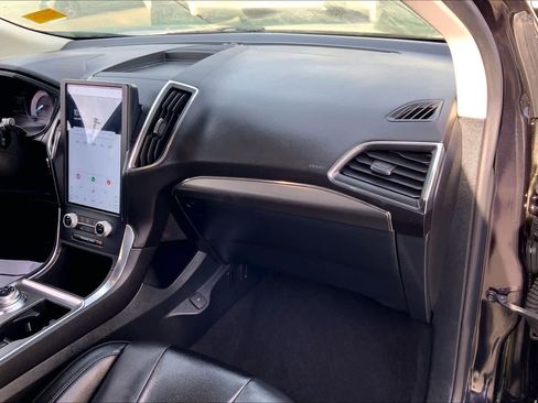 Certified 2022 Ford Edge Titanium AWD/4WD image 17