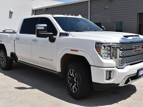 Used 2023 GMC Sierra 2500 Denali w/ Denali Ultimate Package AWD/4WD image 3
