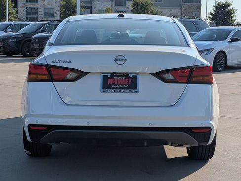 New 2026 Nissan Altima 2.5 SV FWD image 5