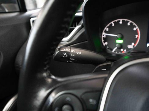 Used 2023 Toyota Corolla Cross SE image 13