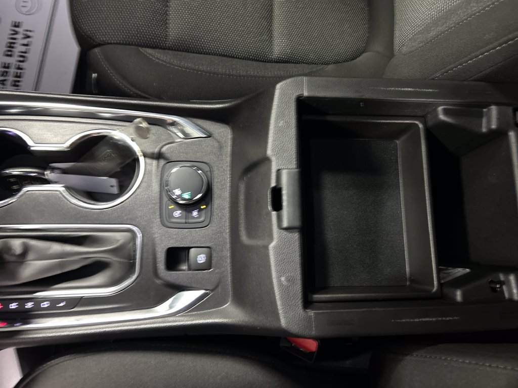 Used 2023 Chevrolet Traverse LT FWD image 21