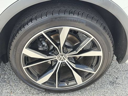Used 2024 Volkswagen Tiguan SEL R-Line AWD/4WD image 33
