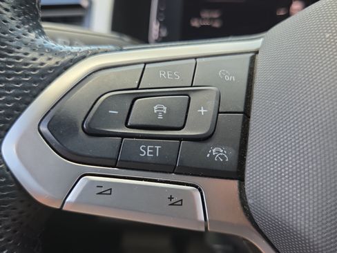 Used 2022 Volkswagen Atlas Cross Sport SEL Premium R-Line AWD/4WD image 26