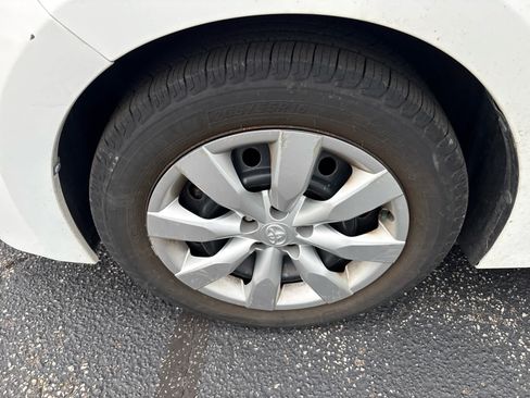Used 2015 Toyota Corolla LE FWD image 20