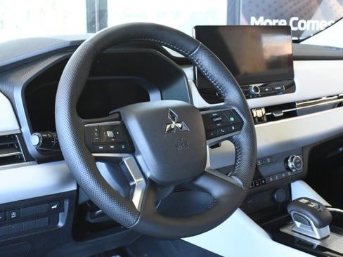 New 2026 Mitsubishi Outlander SEL AWD/4WD image 32
