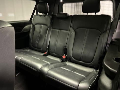 Used 2023 Jeep Wagoneer L Series III w/ Premium Group I AWD/4WD image 24