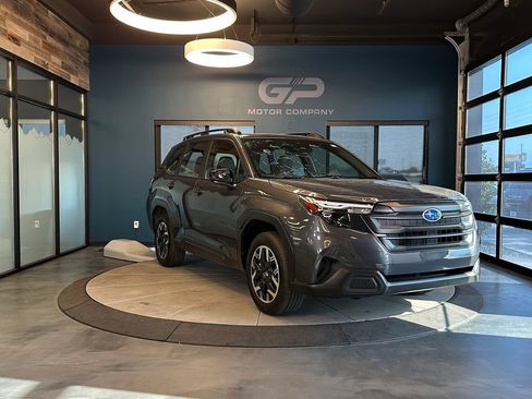 Used 2025 Subaru Forester AWD/4WD image 1