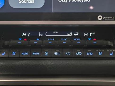 Used 2023 Toyota Sequoia Limited AWD/4WD image 17