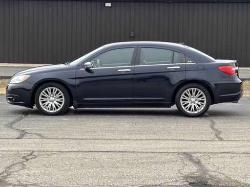 Used 2012 Chrysler 200 Limited image 1