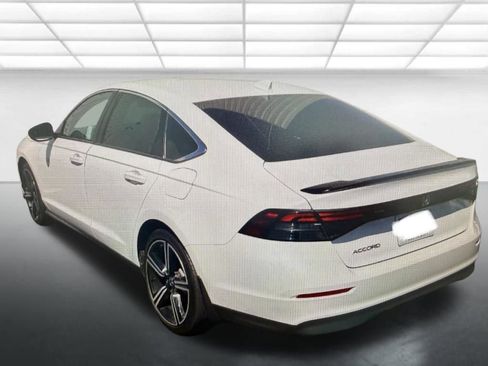 Used 2023 Honda Accord EX image 2