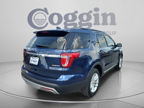 Used 2016 Ford Explorer XLT w/ Equipment Group 202A FWD image 3