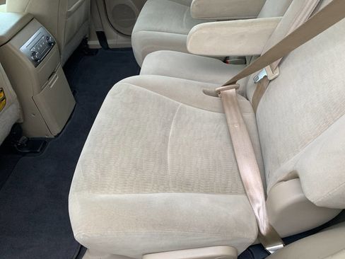 Used 2013 Toyota Highlander Plus AWD/4WD image 11
