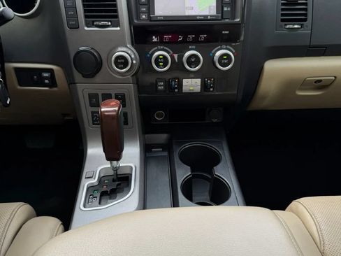 Used 2016 Toyota Sequoia Platinum RWD image 19