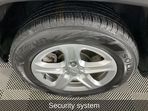 Certified 2023 Jeep Compass Sport image 11