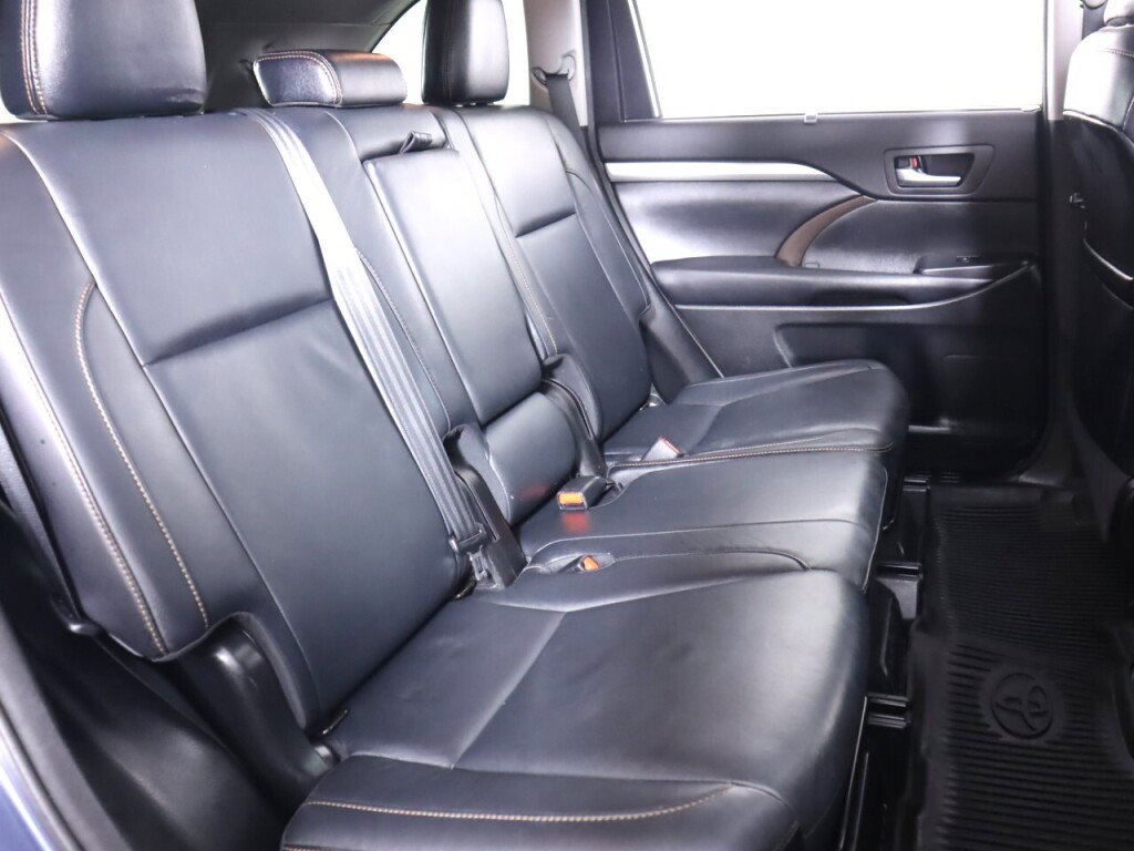 Used 2017 Toyota Highlander XLE AWD/4WD image 43