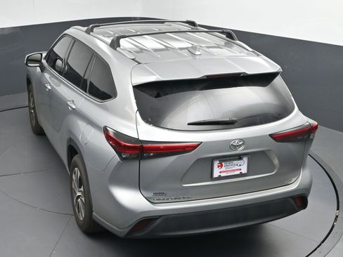Used 2022 Toyota Highlander XLE image 36
