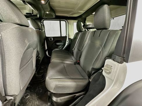 Used 2024 Jeep Wrangler Unlimited AWD/4WD image 25