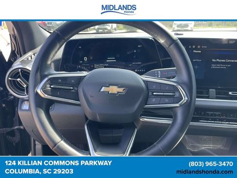 Used 2025 Chevrolet Equinox LT FWD image 30