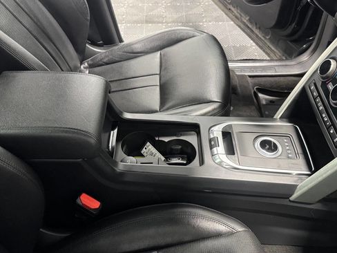 Used 2019 Land Rover Discovery Sport HSE image 27