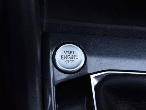 Certified 2024 Volkswagen Tiguan SEL R-Line image 17