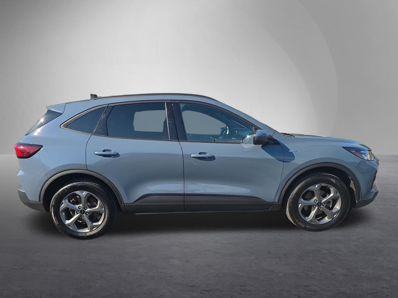 Used 2025 Ford Escape ST-Line Select AWD/4WD image 2