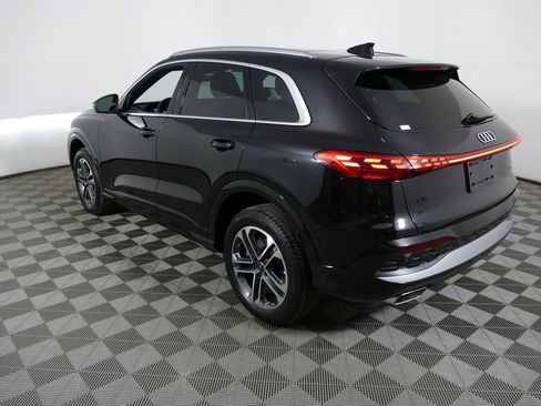 Certified 2025 Audi Q5 Premium w/ Convenience Package AWD/4WD image 5