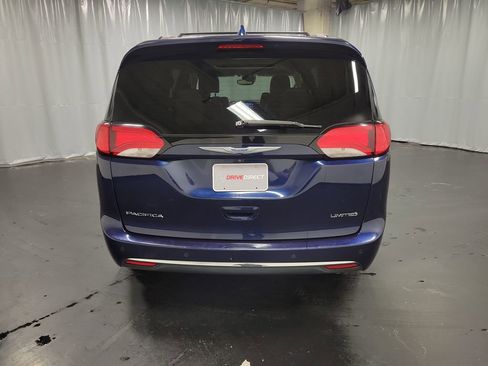 Used 2018 Chrysler Pacifica Limited w/ Tire & Wheel Group image 8