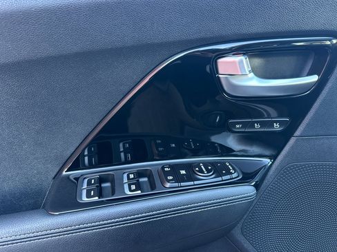 Used 2019 Kia Niro EX Premium w/ Sunroof Package image 15