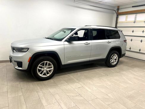 Used 2023 Jeep Grand Cherokee L Laredo image 2