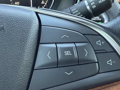Used 2022 Cadillac XT5 Premium Luxury FWD image 29