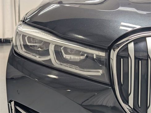 Used 2022 BMW 740i image 30