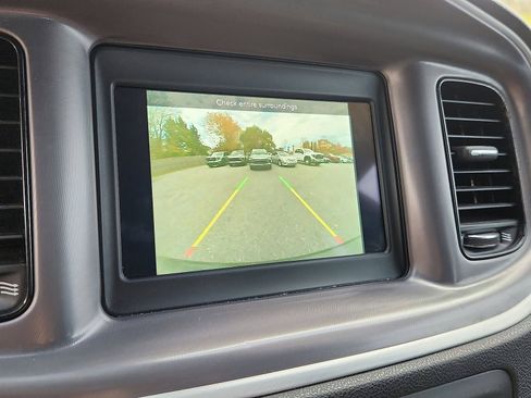 Used 2022 Dodge Charger SXT w/ Blacktop Package image 15