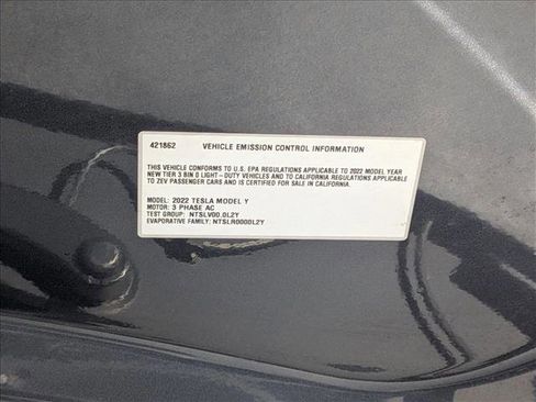 Used 2022 Tesla Model Y Long Range image 27