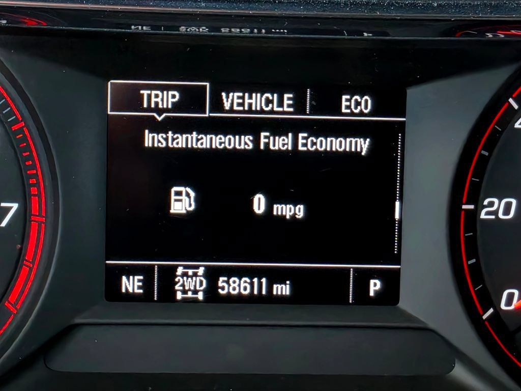 Used 2023 Chevrolet TrailBlazer RS w/ Convenience Package AWD/4WD image 31