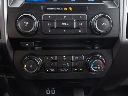 Used 2016 Ford F150 XLT w/ Equipment Group 302A Luxury AWD/4WD image 40