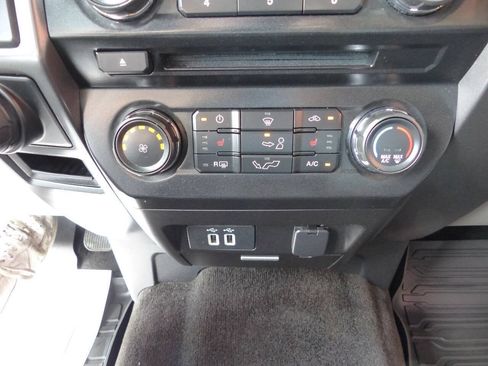 Used 2017 Ford F150 XLT w/ Equipment Group 302A Luxury AWD/4WD image 43