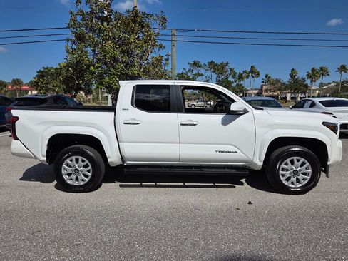 Used 2024 Toyota Tacoma SR5 w/ SR5 Upgrade Package image 8