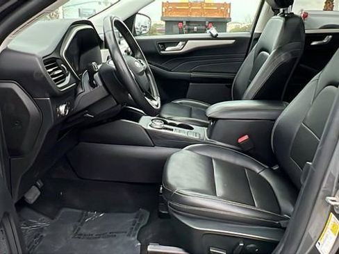 Used 2022 Ford Escape SEL w/ Technology Package image 17