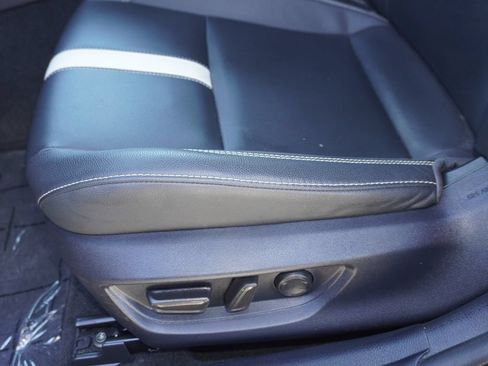 Used 2025 Toyota Camry SE w/ Convenience Package FWD image 12