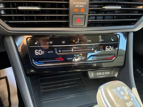 Certified 2026 Volkswagen Jetta SE FWD image 21