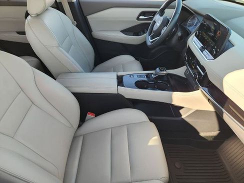 Certified 2023 Nissan Rogue SL w/ SL Premium Package FWD image 10