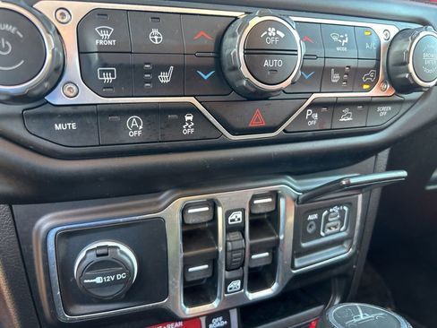 Used 2022 Jeep Gladiator Rubicon w/ LED Lighting Group image 38