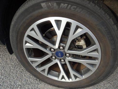 Used 2021 Ford Escape SEL w/ Technology Package image 10