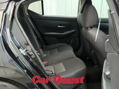 Used 2022 Nissan Sentra SV FWD image 14
