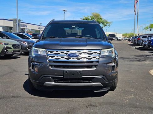 Used 2018 Ford Explorer XLT w/ Equipment Group 202A image 2