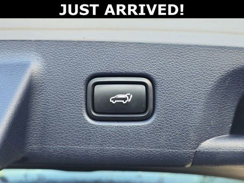 Used 2022 Hyundai Palisade Calligraphy w/ Winter Package image 8