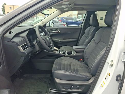 Used 2024 Mitsubishi Outlander SE AWD/4WD image 14